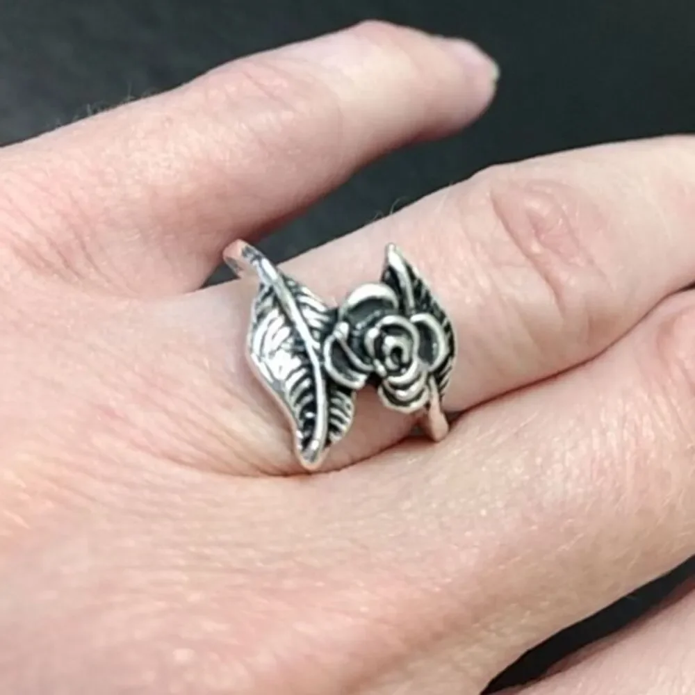 Silver Tone Rose and Leaf Ring Approx Size 7